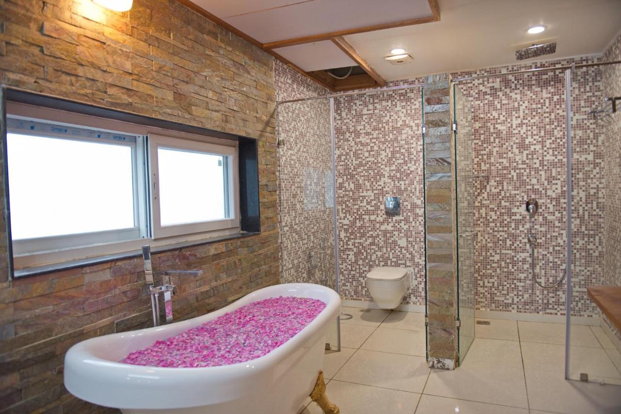 Wild Rose Resort & Spa Pushkar Exterior photo