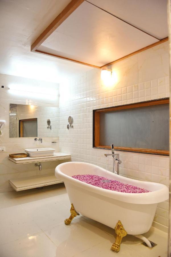 Wild Rose Resort & Spa Pushkar Exterior photo